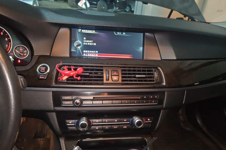 Used BMW 5 Series 2013 525Li Luxury Model Audio And AC Panel