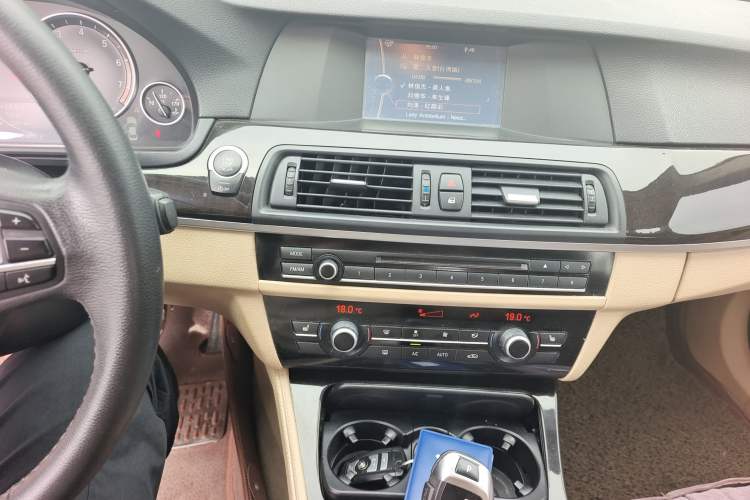 Used BMW 5 Series 2013 525Li Leading Model Audio And AC Panel