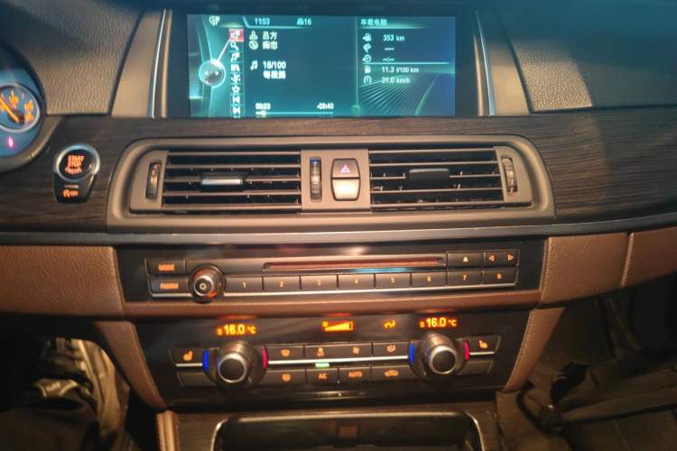 Used BMW 5 Series 2013 525Li Luxury Model Audio And AC Panel