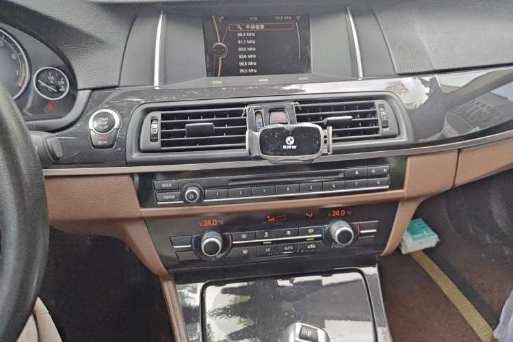 Used BMW 5 Series 2013 520Li Elegant Edition Audio And AC Panel