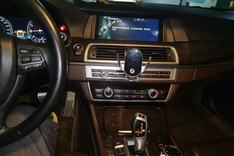 Used BMW 5 Series 2013 525Li Leading Model Audio And AC Panel