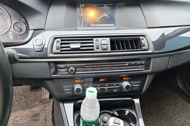 Used BMW 5 Series 2013 520Li Elegant Edition Audio And AC Panel