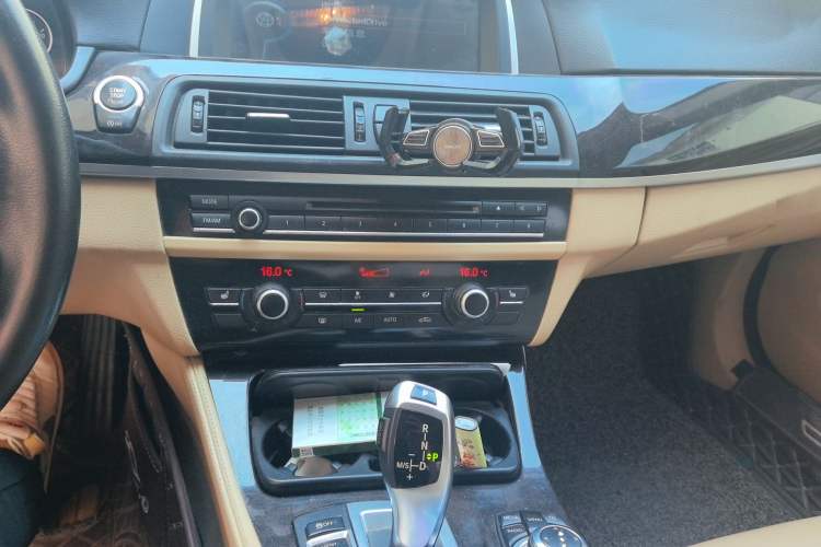 Used BMW 5 Series 2013 525Li Leading Model Audio And AC Panel