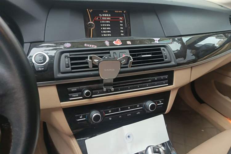 Used BMW 5 Series 2013 525Li Leading Model Audio And AC Panel