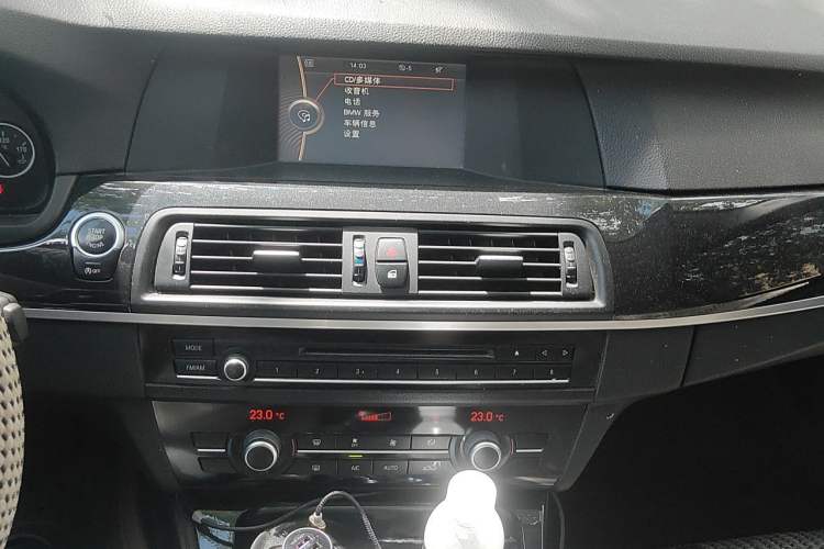 Used BMW 5 Series 2013 520Li Elegant Edition Audio And AC Panel