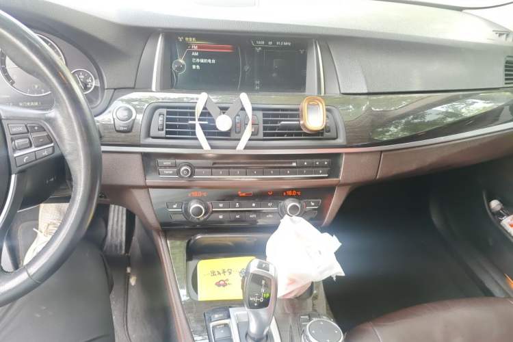 Used BMW 5 Series 2013 525Li Luxury Model Audio And AC Panel