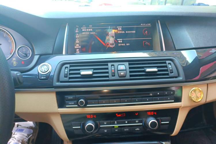 Used BMW 5 Series 2013 520Li Elegant Edition Audio And AC Panel