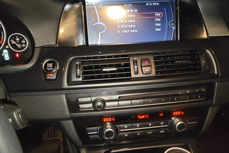 Used BMW 5 Series 2013 520Li Elegant Edition Audio And AC Panel