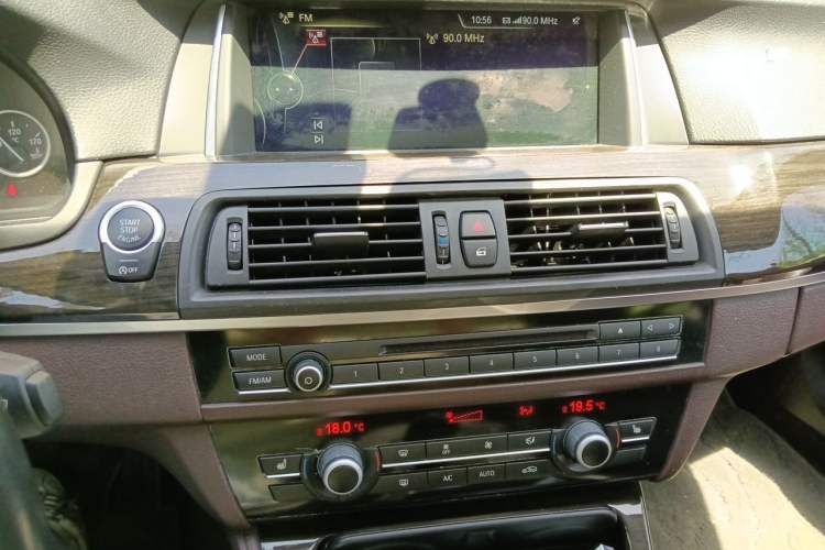 Used BMW 5 Series 2013 525Li Luxury Model Audio And AC Panel