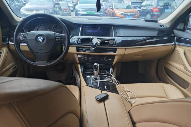 Used BMW 5 Series 2013 520Li Elegant Edition Center Console