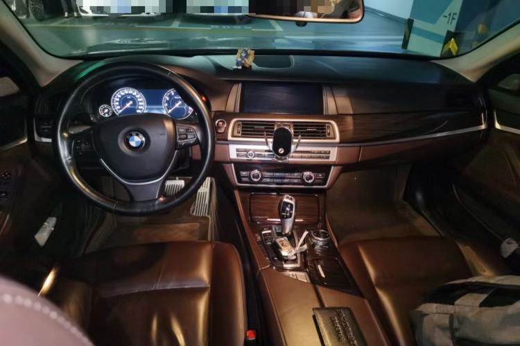 Used BMW 5 Series 2013 525Li Leading Model Center Console