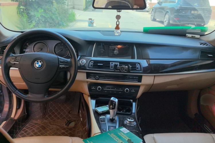Used BMW 5 Series 2013 525Li Leading Model Center Console