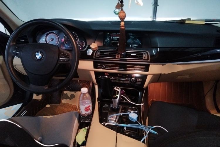 Used BMW 5 Series 2013 525Li Luxury Model Center Console