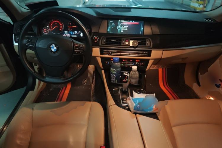 Used BMW 5 Series 2013 525Li Luxury Model Center Console