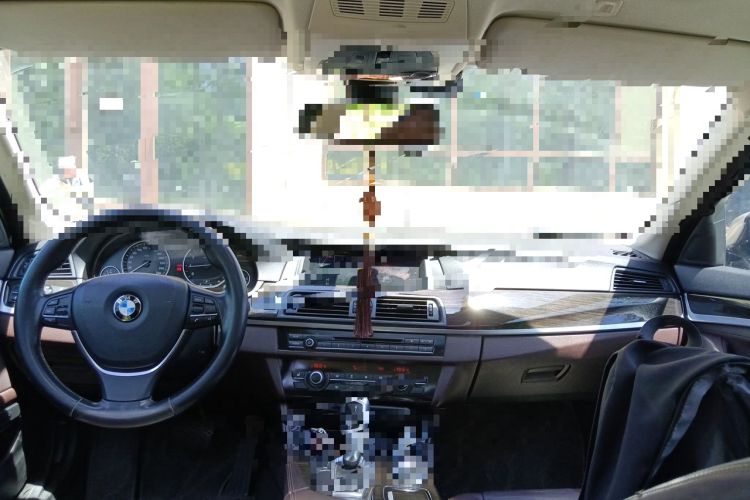 Used BMW 5 Series 2013 525Li Luxury Model Center Console