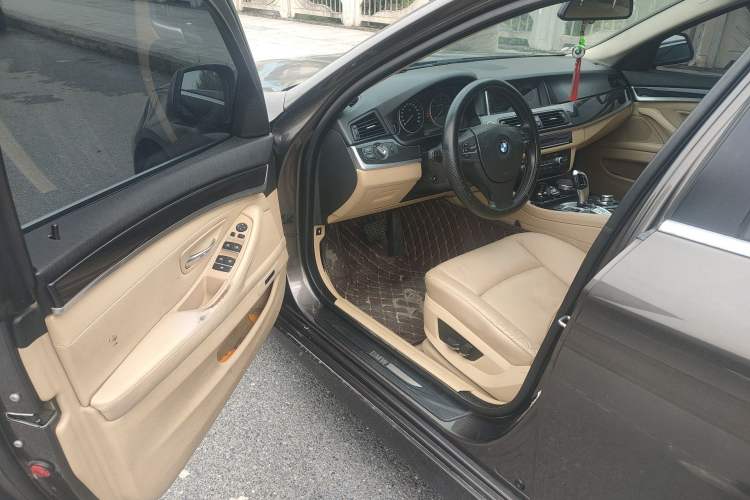 Used BMW 5 Series 2013 520Li Elegant Edition Driver Seat