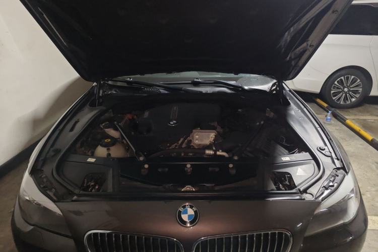 Used BMW 5 Series 2013 525Li Luxury Model Engine Bay