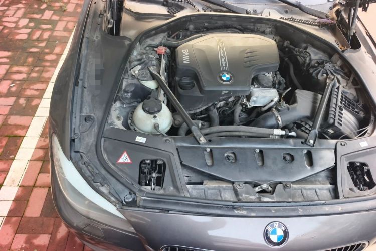 Used BMW 5 Series 2013 525Li Luxury Model Engine Bay