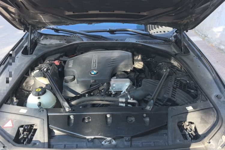 Used BMW 5 Series 2013 520Li Elegant Edition Engine Bay