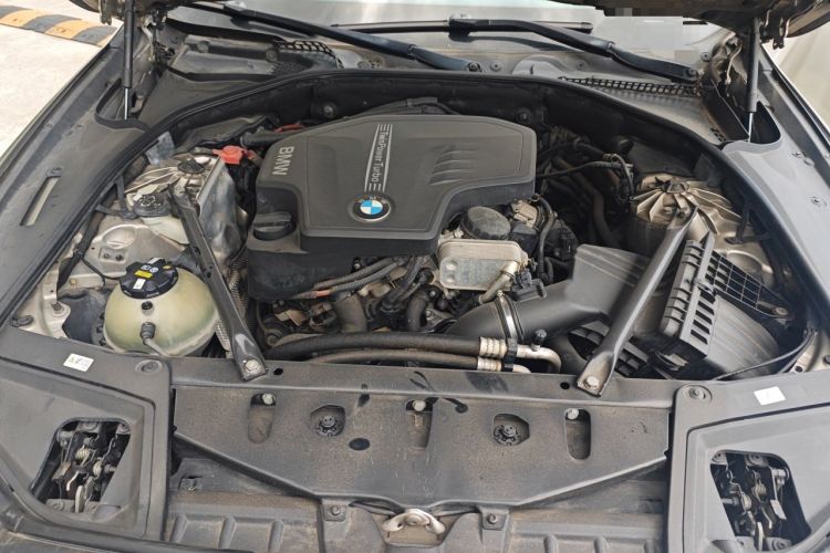 Used BMW 5 Series 2013 520Li Elegant Edition Engine Bay