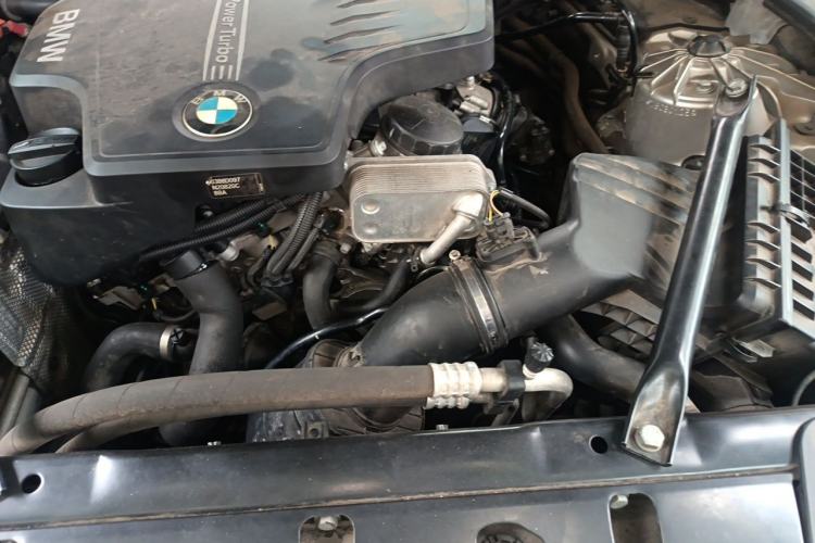 Used BMW 5 Series 2013 525Li Luxury Model Engine Bay