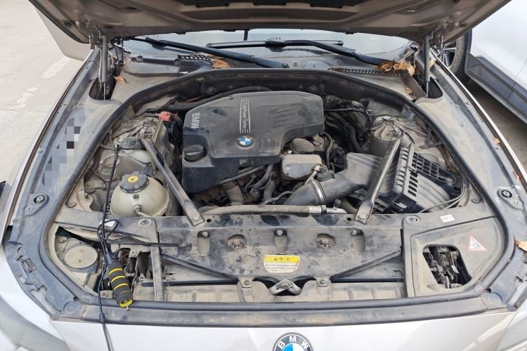 Used BMW 5 Series 2013 520Li Elegant Edition Engine Bay