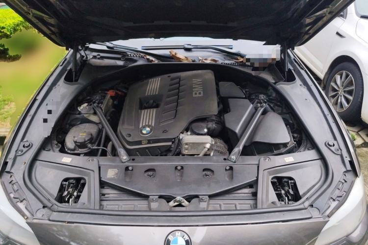 Used BMW 5 Series 2013 530Li Leading Model Engine Bay