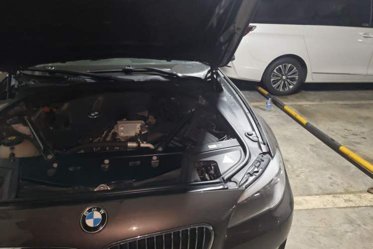 Used BMW 5 Series 2013 525Li Luxury Model Engine Bay Left