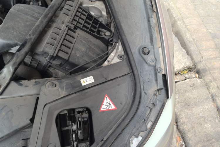 Used BMW 5 Series 2013 520Li Elegant Edition Engine Bay Left