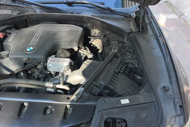 Used BMW 5 Series 2013 520Li Elegant Edition Engine Bay Left