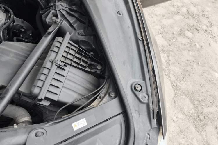 Used BMW 5 Series 2013 525Li Luxury Model Engine Bay Left