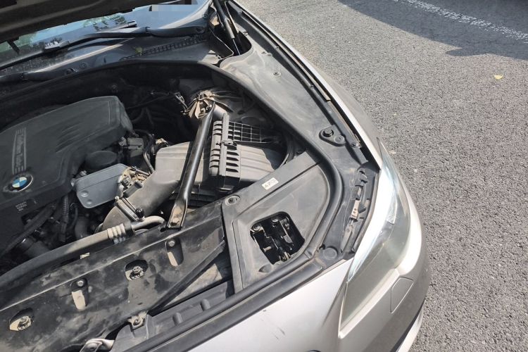 Used BMW 5 Series 2013 525Li Leading Model Engine Bay Left