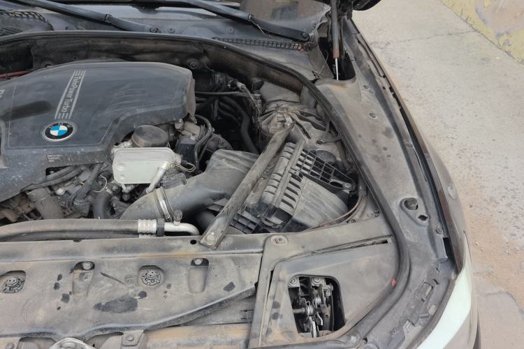 Used BMW 5 Series 2013 525Li Leading Model Engine Bay Left