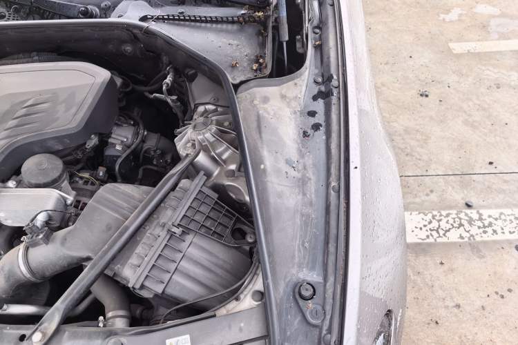 Used BMW 5 Series 2013 525Li Luxury Model Engine Bay Left