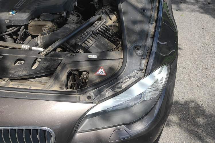 Used BMW 5 Series 2013 520Li Elegant Edition Engine Bay Left