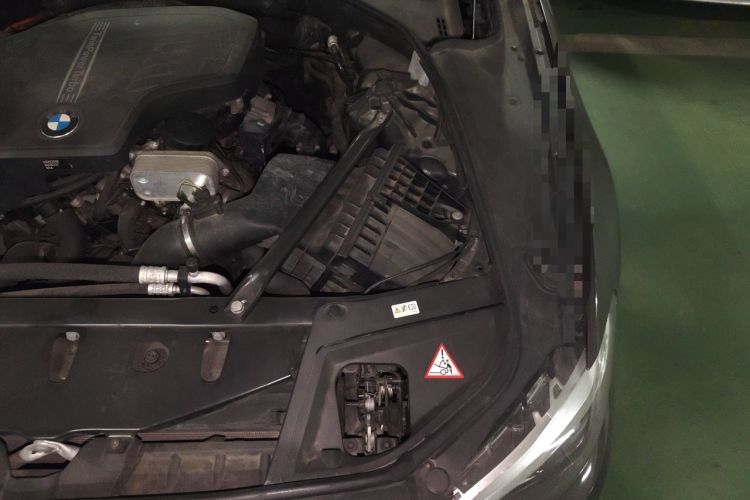 Used BMW 5 Series 2013 525Li Luxury Model Engine Bay Left