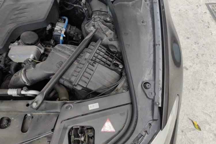 Used BMW 5 Series 2013 525Li Leading Model Engine Bay Left