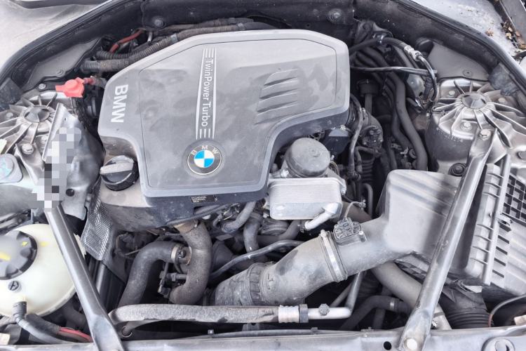 Used BMW 5 Series 2013 525Li Luxury Model Engine Bay
