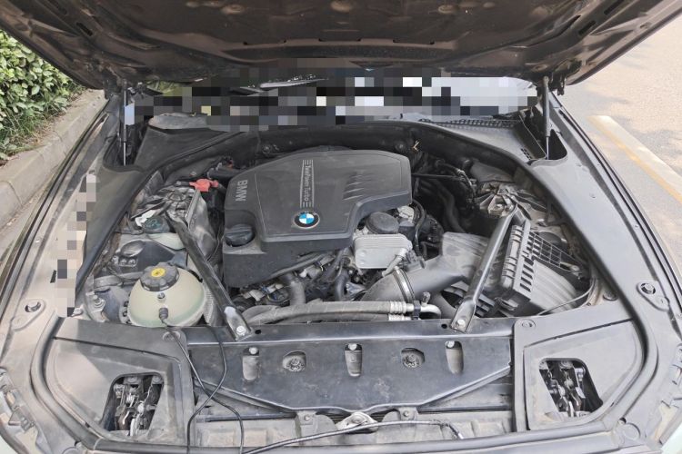 Used BMW 5 Series 2013 525Li Luxury Model Engine Bay