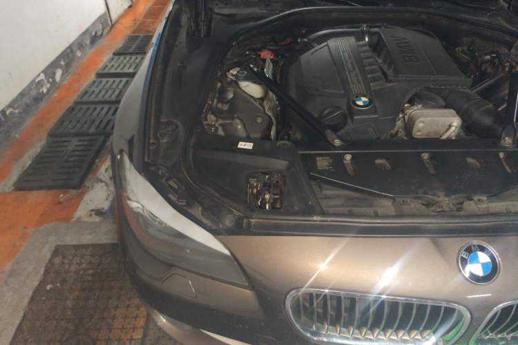 Used BMW 5 Series 2013 535Li Luxury Model Engine Bay Right