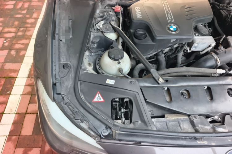 Used BMW 5 Series 2013 525Li Luxury Model Engine Bay Right