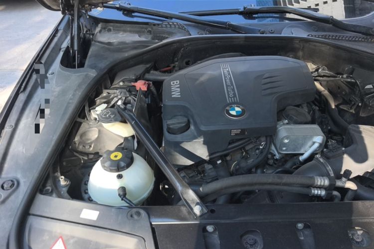 Used BMW 5 Series 2013 520Li Elegant Edition Engine Bay Right