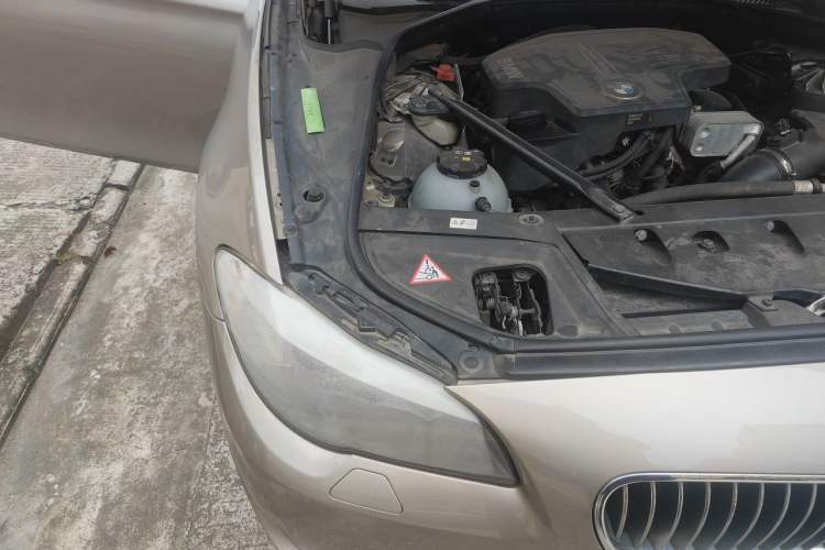 Used BMW 5 Series 2013 520Li Elegant Edition Engine Bay Right