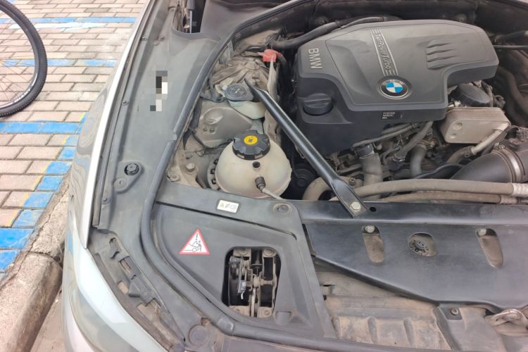 Used BMW 5 Series 2013 525Li Leading Model Engine Bay Right