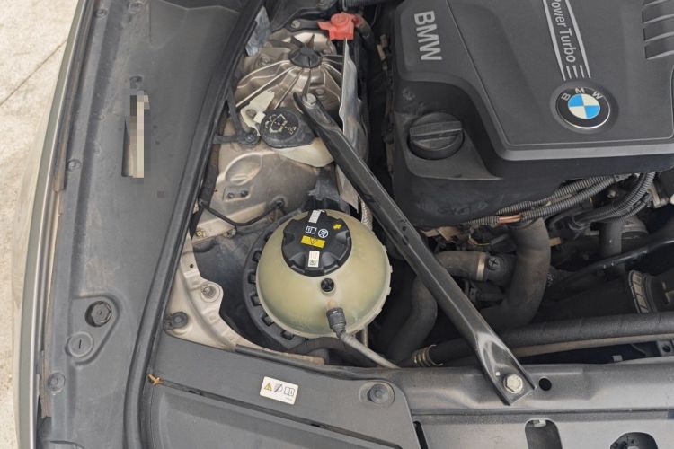 Used BMW 5 Series 2013 520Li Elegant Edition Engine Bay Right