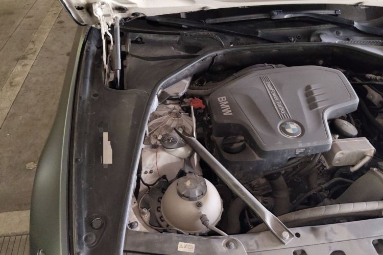 Used BMW 5 Series 2013 525Li Luxury Model Engine Bay Right