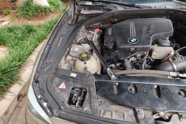 Used BMW 5 Series 2013 520Li Elegant Edition Engine Bay Right