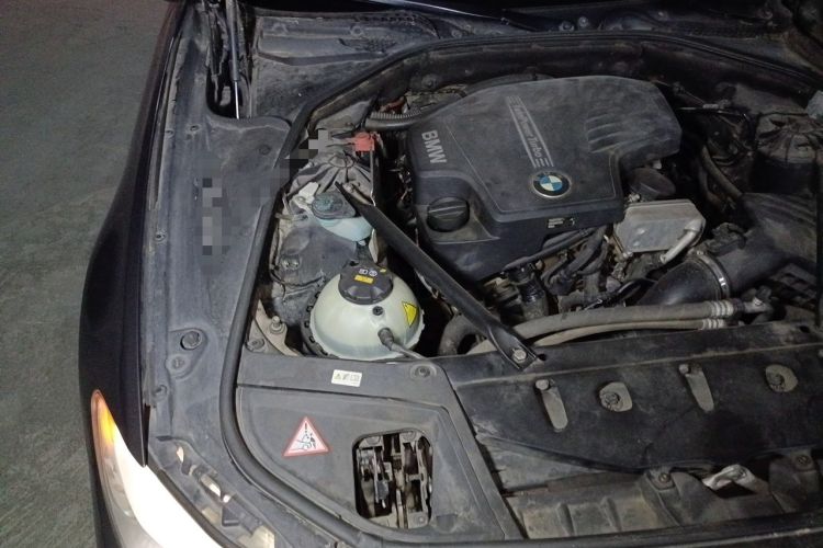 Used BMW 5 Series 2013 520Li Elegant Edition Engine Bay Right
