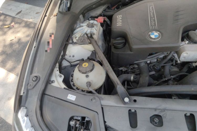 Used BMW 5 Series 2013 525Li Leading Model Engine Bay Right