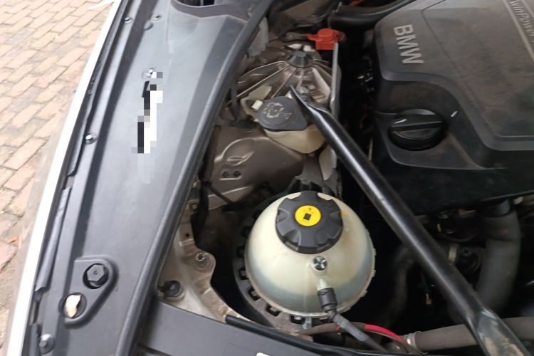 Used BMW 5 Series 2013 525Li Luxury Model Engine Bay Right